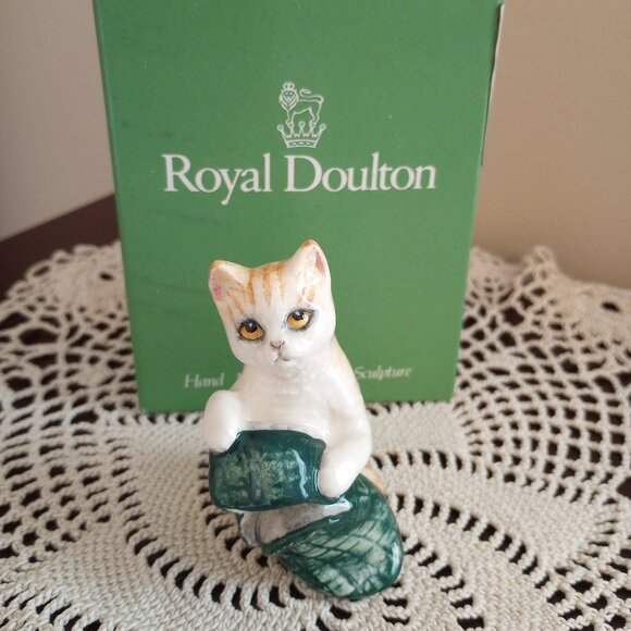 Royal Doulton New Toy Slippers Cat Figurine English Bone China Hand Painted - Picture 1 of 7
